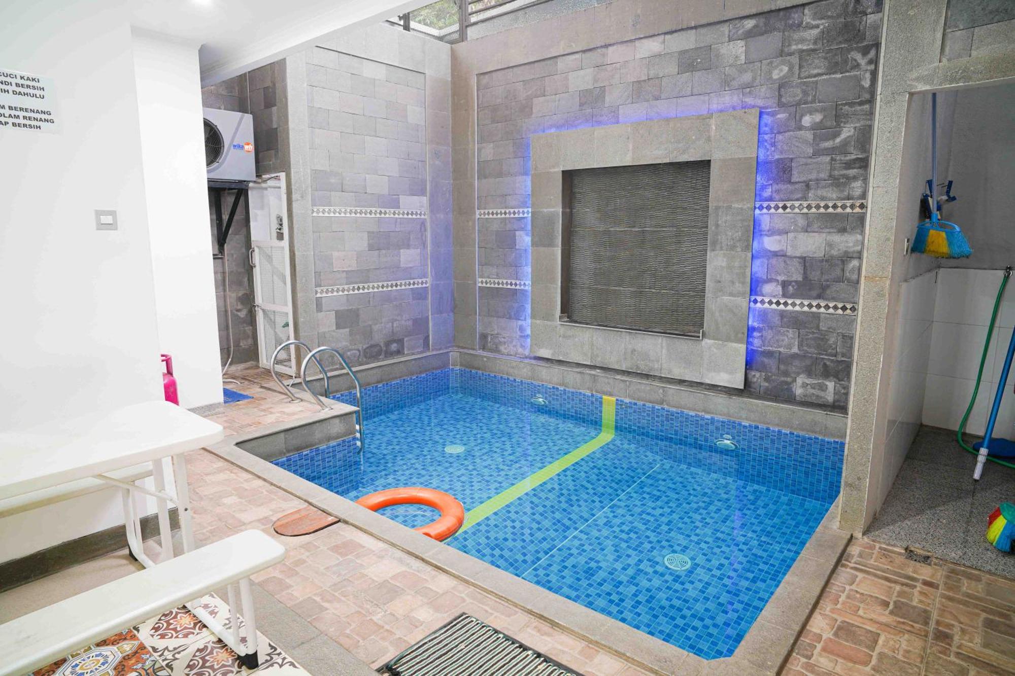 Schones Haus Private Pool & Netflix By Grorental 반둥 외부 사진