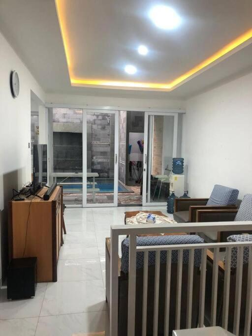 Schones Haus Private Pool & Netflix By Grorental 반둥 외부 사진